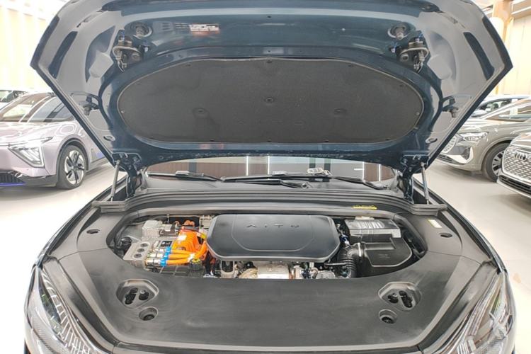 Used Hima AITO M9 2024 Range-Extended Ultra Version 42 kWh 6-Seater Model Engine Bay