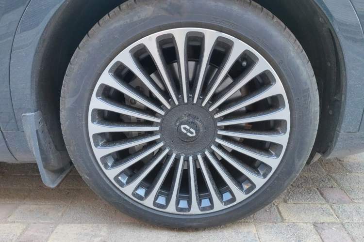 Used Hima AITO M9 2024 Range-Extended Ultra Version 42 kWh 6-Seater Model Exterior 1