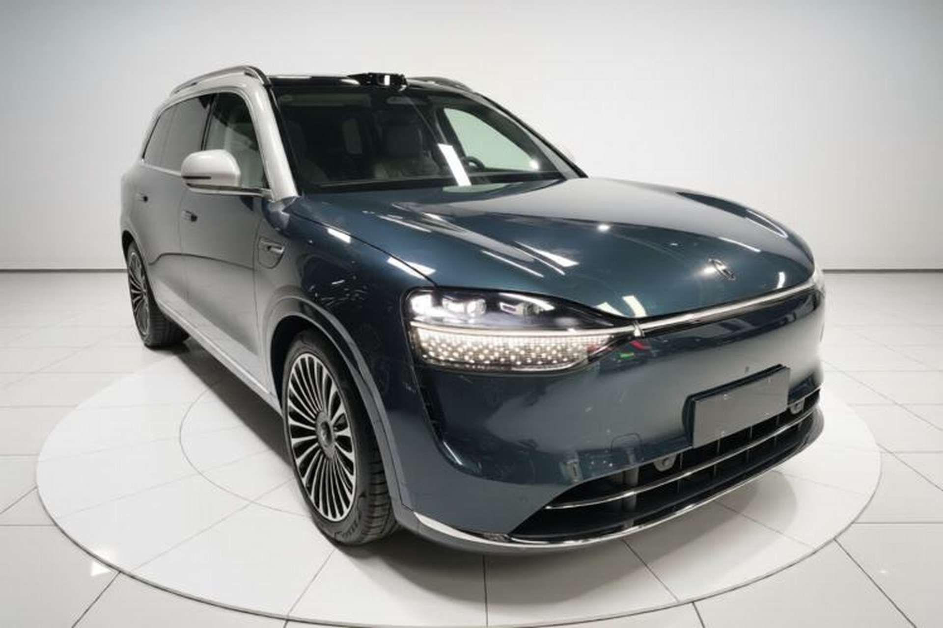 Used Hima AITO M9 2024 Range-Extended Ultra Version 52 kWh 5-Seater Model Exterior 1