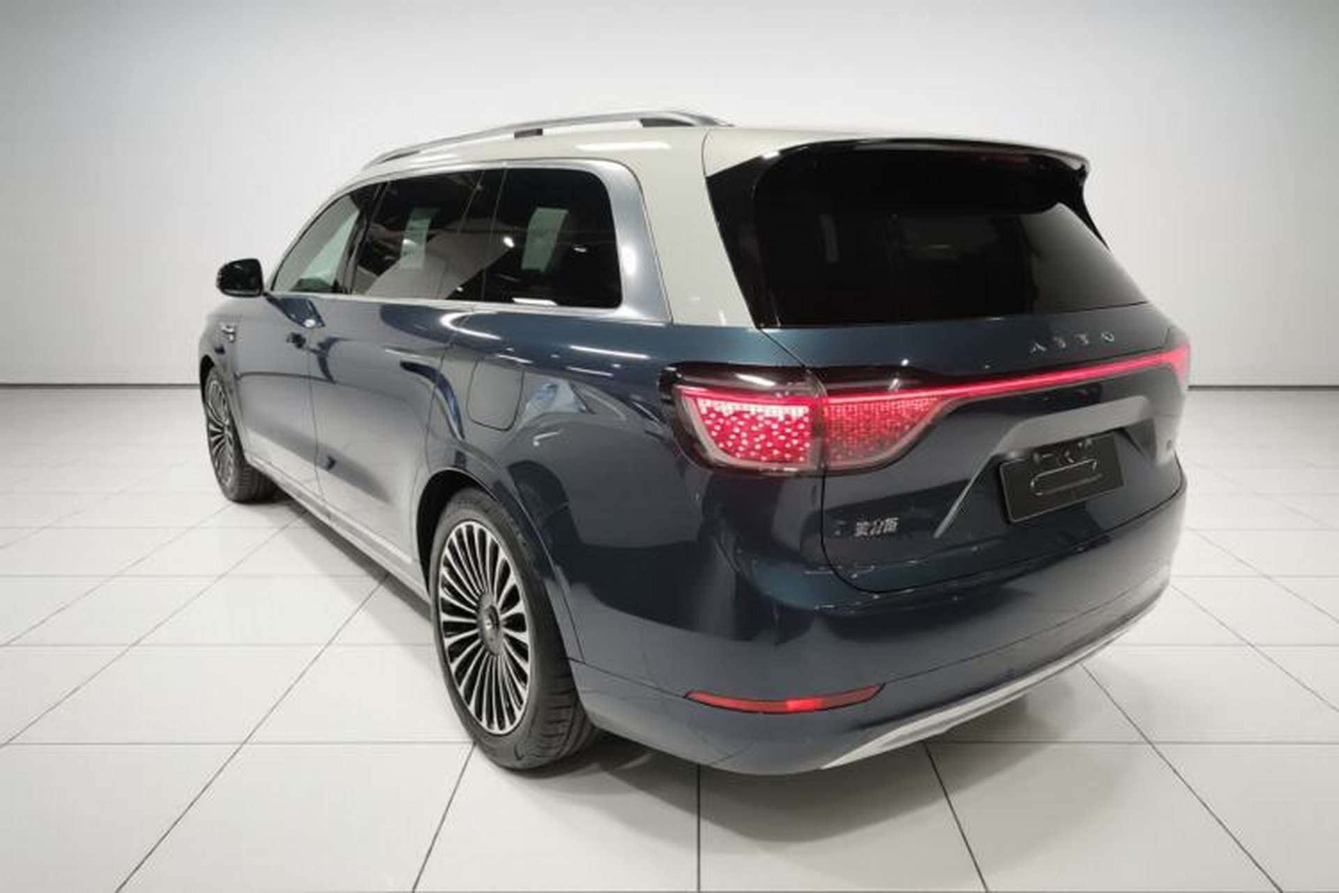 Used Hima AITO M9 2024 Range-Extended Ultra Version 52 kWh 5-Seater Model Exterior 2