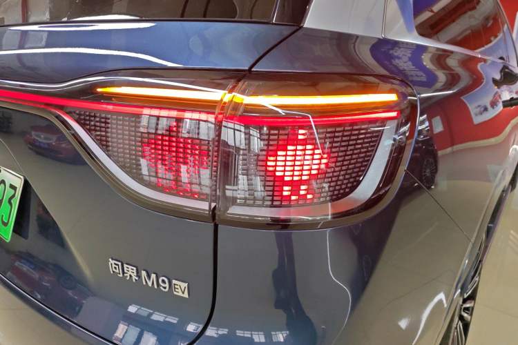 Used Hima AITO M9 2024 All-Electric Ultra Version 100 kWh 5-Seater Model Exterior 3