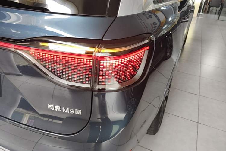 Used Hima AITO M9 2024 All-Electric Ultra Version 100 kWh 6-Seater Model Exterior 3