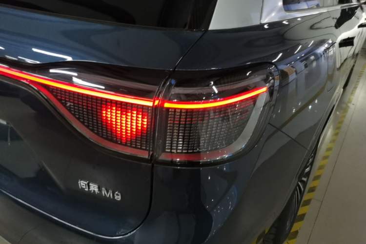 Used Hima AITO M9 2024 Range-Extended Ultra Version 42 kWh 6-Seater Model Exterior 3