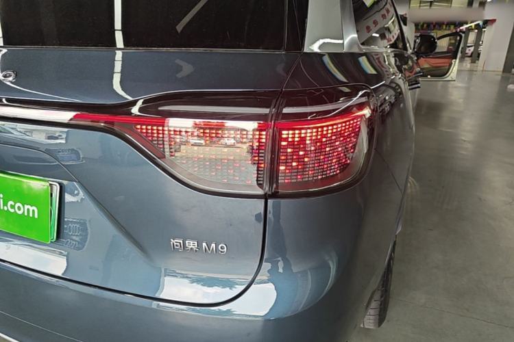 Used Hima AITO M9 2024 Range-Extended Ultra Version 52 kWh 6-Seater Model Exterior 3