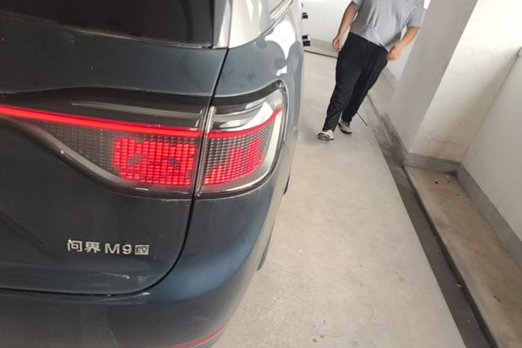 Used Hima AITO M9 2024 All-Electric Ultra Version 100 kWh 6-Seater Model Exterior 3