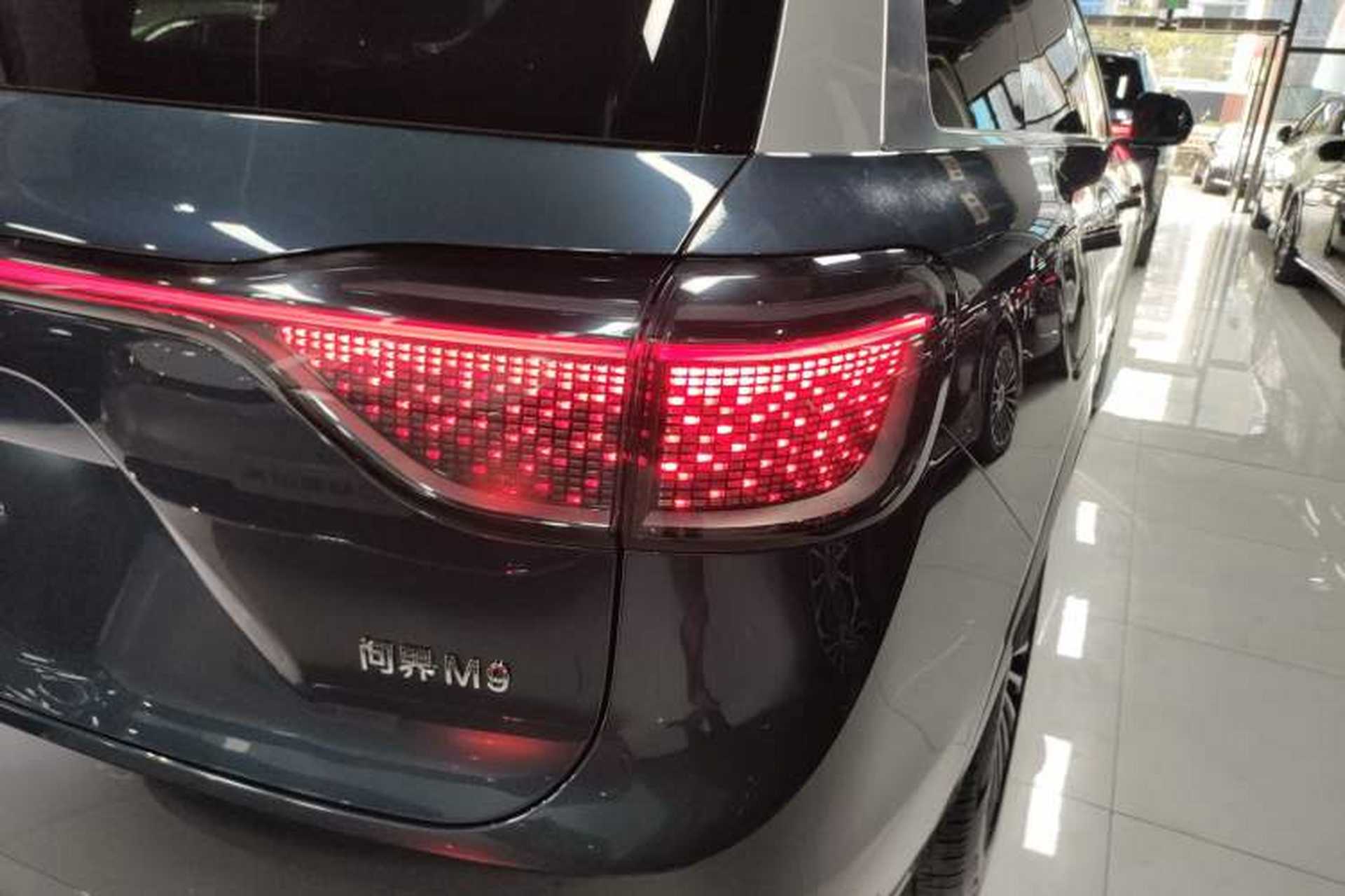Used Hima AITO M9 2024 Range-Extended Ultra Version 52 kWh 5-Seater Model Exterior 3