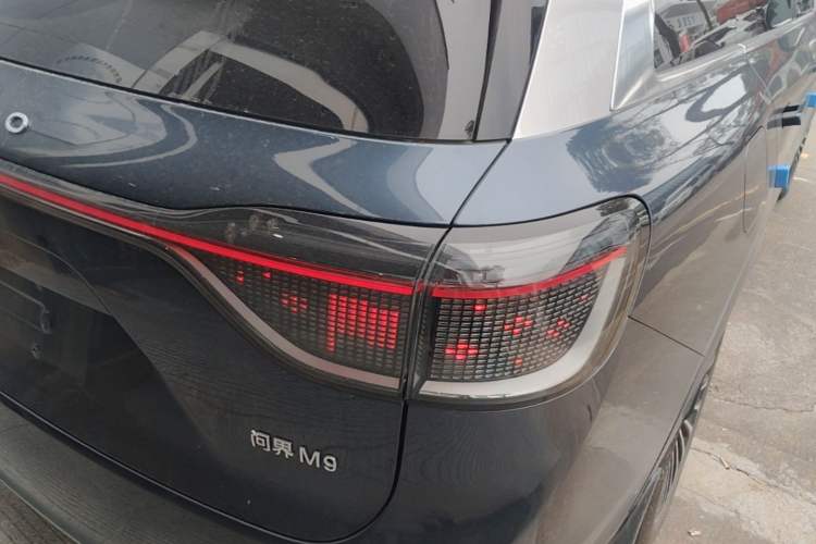 Used Hima AITO M9 2024 Range-Extended Ultra Version 52 kWh 5-Seater Model Exterior 3