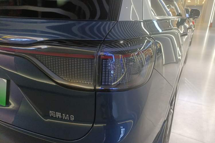Used Hima AITO M9 2024 Range-Extended Ultra Version 42 kWh 6-Seater Model Exterior 3