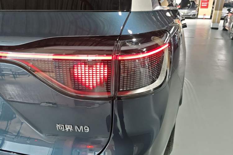 Used Hima AITO M9 2024 Range-Extended Ultra Version 52 kWh 6-Seater Model Exterior 3