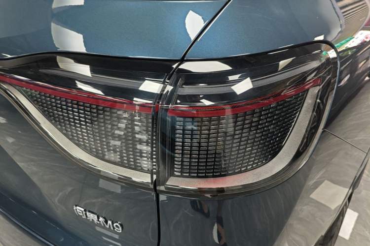 Used Hima AITO M9 2024 Range-Extended Ultra Version 52 kWh 6-Seater Model Exterior 3
