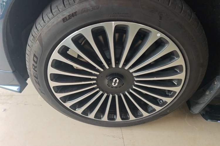 Used Hima AITO M9 2024 Range-Extended Ultra Version 42 kWh 6-Seater Model Exterior 4
