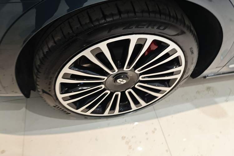 Used Hima AITO M9 2024 Range-Extended Ultra Version 42 kWh 6-Seater Model Exterior 4