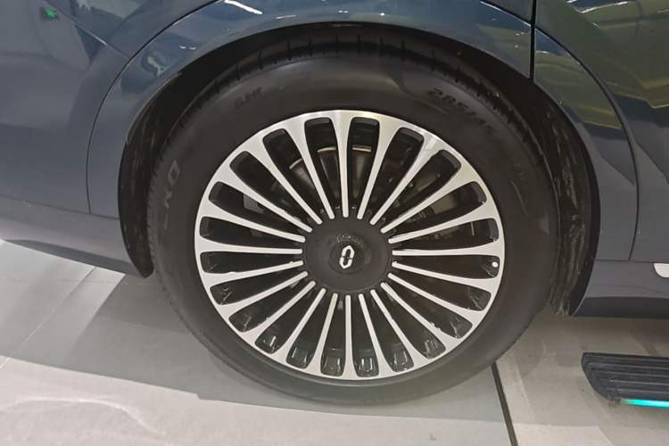 Used Hima AITO M9 2024 Range-Extended Ultra Version 42 kWh 6-Seater Model Exterior 5