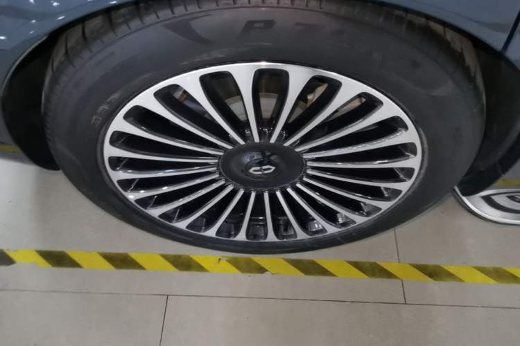 Used Hima AITO M9 2024 Range-Extended Ultra Version 42 kWh 6-Seater Model Exterior 5