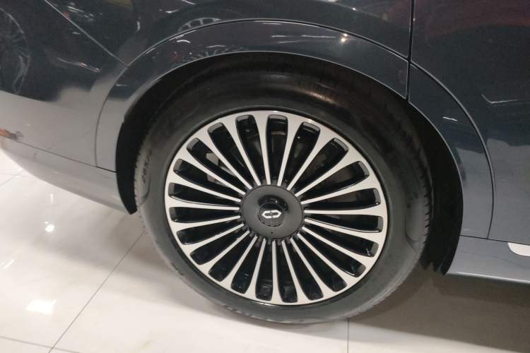 Used Hima AITO M9 2024 Range-Extended Ultra Version 52 kWh 5-Seater Model Exterior 5