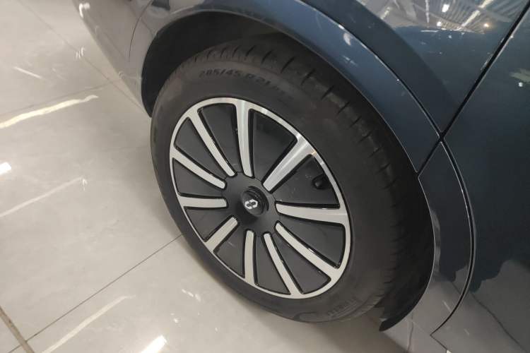Used Hima AITO M9 2024 Range-Extended Ultra Version 42 kWh 6-Seater Model Exterior 8