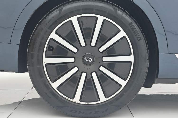 Used Hima AITO M9 2024 Range-Extended Max Edition 42 kWh 6-Seater Version Exterior 9