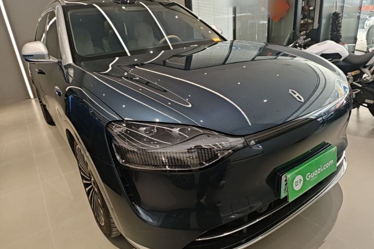 Used Hima AITO M9 2024 Range-Extended Ultra Version 42 kWh 6-Seater Model Front Right 45 Deg