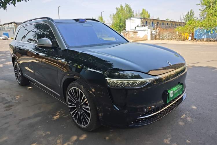 Used Hima AITO M9 2024 Range-Extended Ultra Version 42 kWh 6-Seater Model Front Right 45 Deg