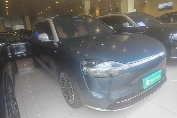 Used Hima AITO M9 2024 Range-Extended Max Edition 42 kWh 6-Seater Version Front Right 45 Deg