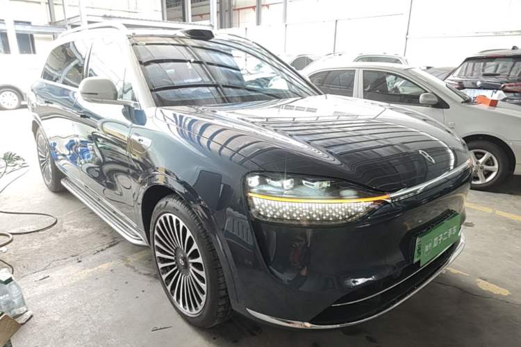 Used Hima AITO M9 2024 Range-Extended Ultra Version 42 kWh 6-Seater Model Front Right 45 Deg