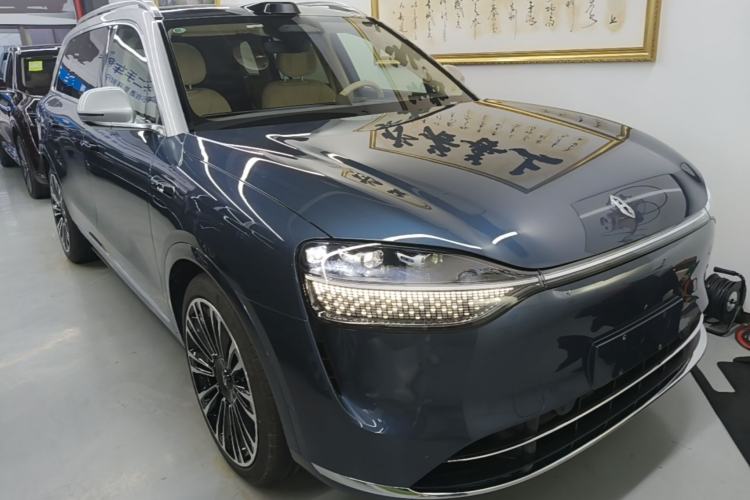 Used Hima AITO M9 2024 Range-Extended Ultra Version 52 kWh 5-Seater Model Front Right 45 Deg