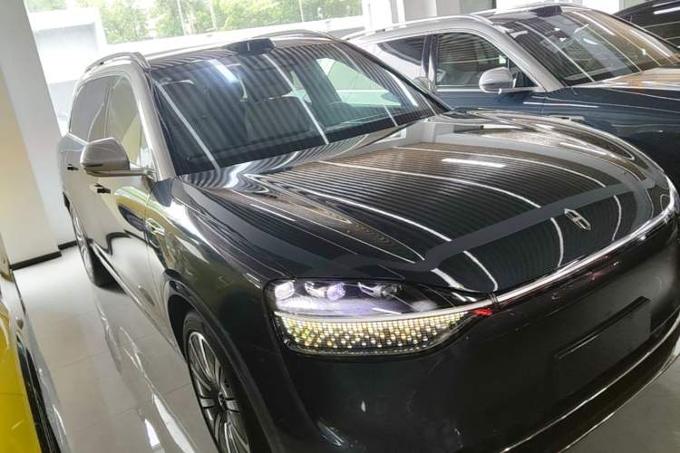 Used Hima AITO M9 2024 Range-Extended Ultra Version 42 kWh 6-Seater Model Front Right 45 Deg