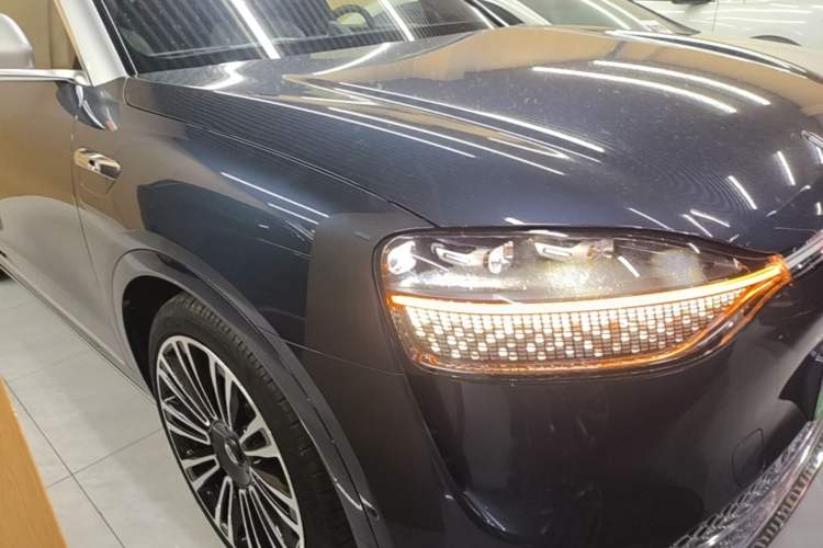 Used Hima AITO M9 2024 Range-Extended Max Edition 52 kWh 6-Seater Version Front Right 45 Deg
