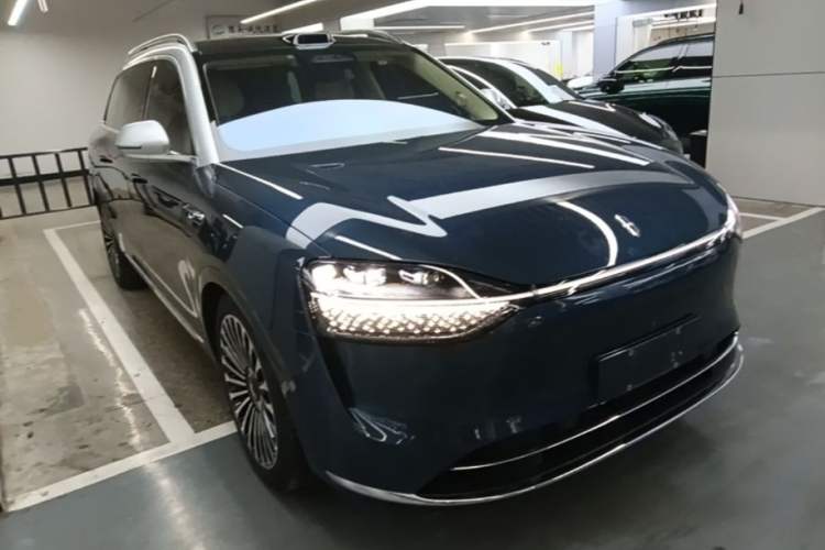 Used Hima AITO M9 2024 Range-Extended Ultra Version 42 kWh 6-Seater Model Front Right 45 Deg