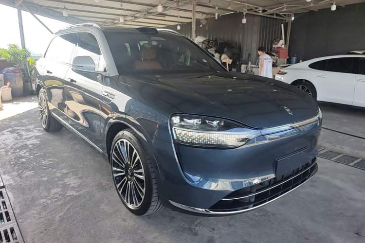 Used Hima AITO M9 2024 Range-Extended Ultra Version 42 kWh 6-Seater Model Front Right 45 Deg