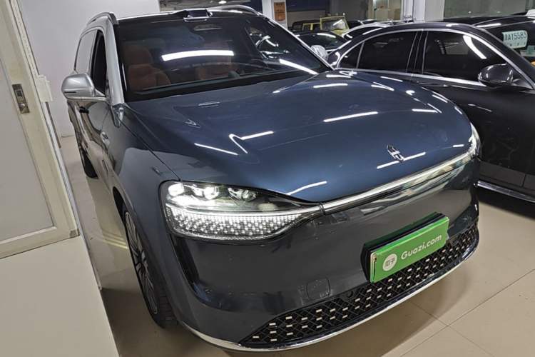 Used Hima AITO M9 2024 Range-Extended Ultra Version 52 kWh 6-Seater Model Front Right 45 Deg