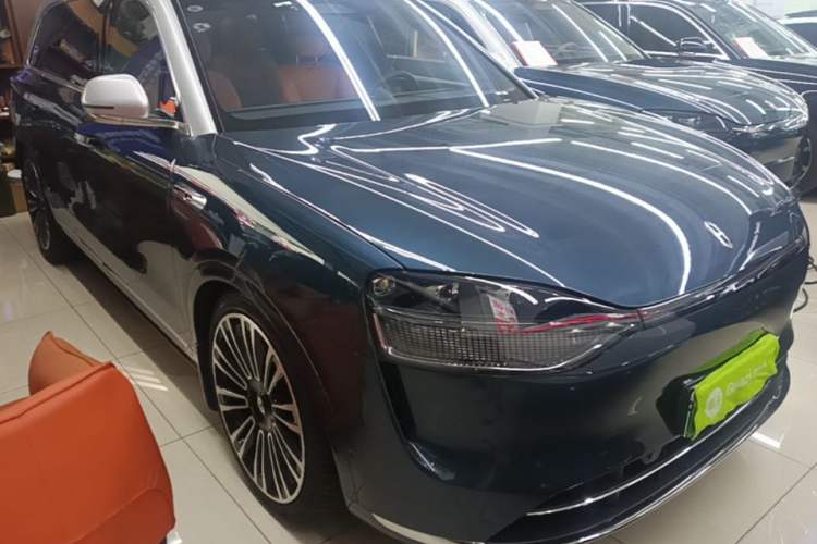 Used Hima AITO M9 2024 Range-Extended Ultra Version 42 kWh 6-Seater Model Front Right 45 Deg