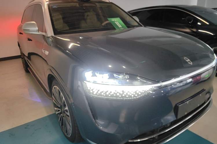 Used Hima AITO M9 2024 Range-Extended Ultra Version 52 kWh 6-Seater Model Front Right 45 Deg
