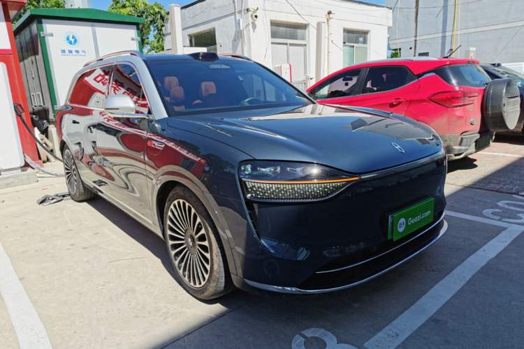Used Hima AITO M9 2024 Range-Extended Ultra Version 42 kWh 6-Seater Model Front Right 45 Deg