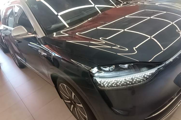 Used Hima AITO M9 2024 Range-Extended Ultra Version 42 kWh 6-Seater Model Front Right 45 Deg