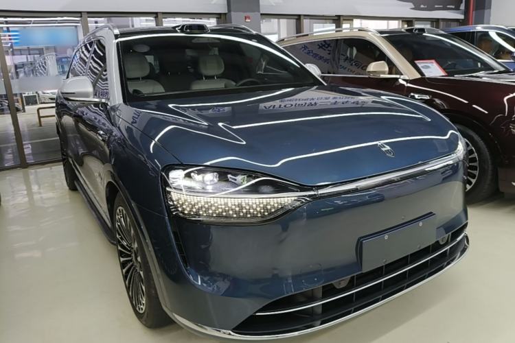 Used Hima AITO M9 2024 Range-Extended Ultra Version 42 kWh 6-Seater Model Front Right 45 Deg