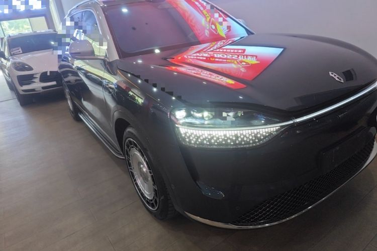 Used Hima AITO M9 2024 All-Electric Ultra Version 100 kWh 6-Seater Model Front Right 45 Deg