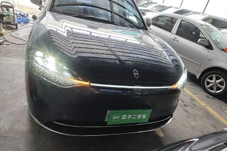 Used Hima AITO M9 2024 Range-Extended Ultra Version 42 kWh 6-Seater Model Front