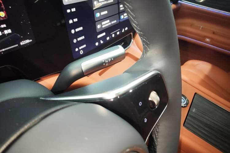Used Hima AITO M9 2024 Range-Extended Ultra Version 42 kWh 6-Seater Model Gear Lever