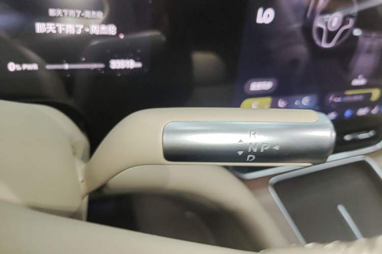 Used Hima AITO M9 2024 Range-Extended Ultra Version 42 kWh 6-Seater Model Gear Lever