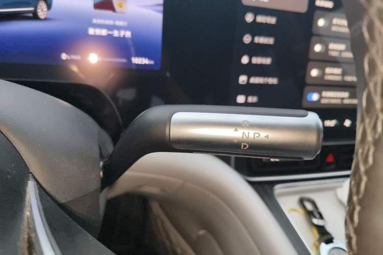 Used Hima AITO M9 2024 Range-Extended Max Edition 42 kWh 6-Seater Version Gear Lever