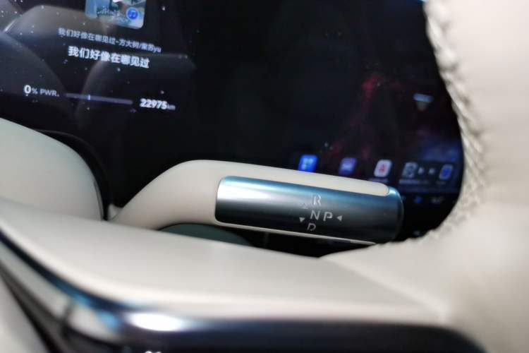 Used Hima AITO M9 2024 Range-Extended Ultra Version 42 kWh 6-Seater Model Gear Lever