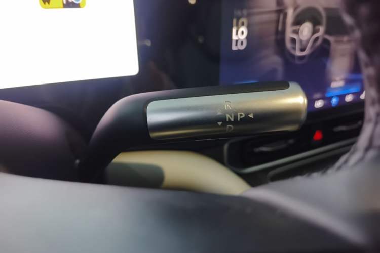 Used Hima AITO M9 2024 Range-Extended Ultra Version 42 kWh 6-Seater Model Gear Lever