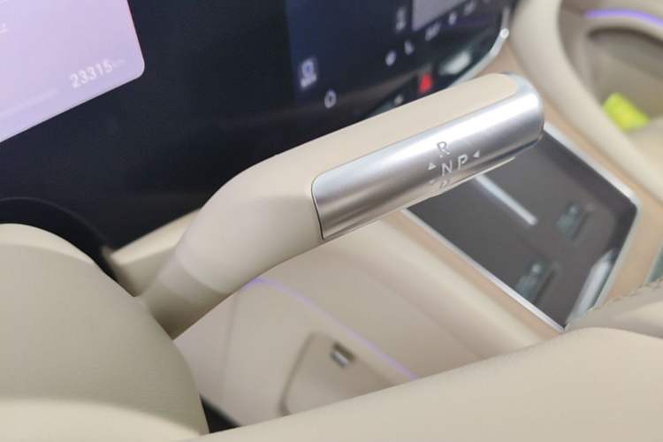 Used Hima AITO M9 2024 All-Electric Ultra Version 100 kWh 6-Seater Model Gear Lever