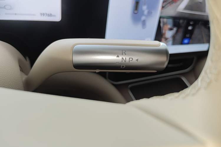 Used Hima AITO M9 2024 Range-Extended Ultra Version 42 kWh 6-Seater Model Gear Lever