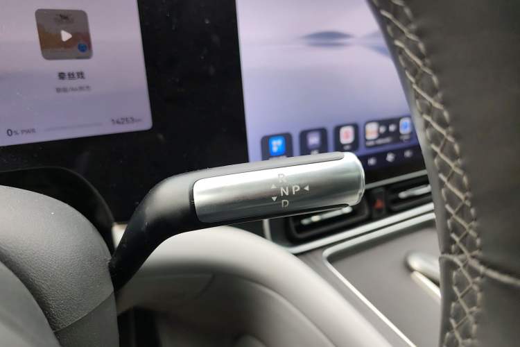 Used Hima AITO M9 2024 Range-Extended Ultra Version 42 kWh 6-Seater Model Gear Lever