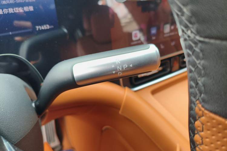 Used Hima AITO M9 2024 Range-Extended Ultra Version 42 kWh 6-Seater Model Gear Lever