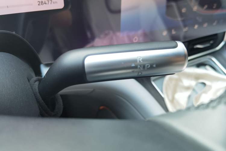 Used Hima AITO M9 2024 Range-Extended Ultra Version 42 kWh 6-Seater Model Gear Lever