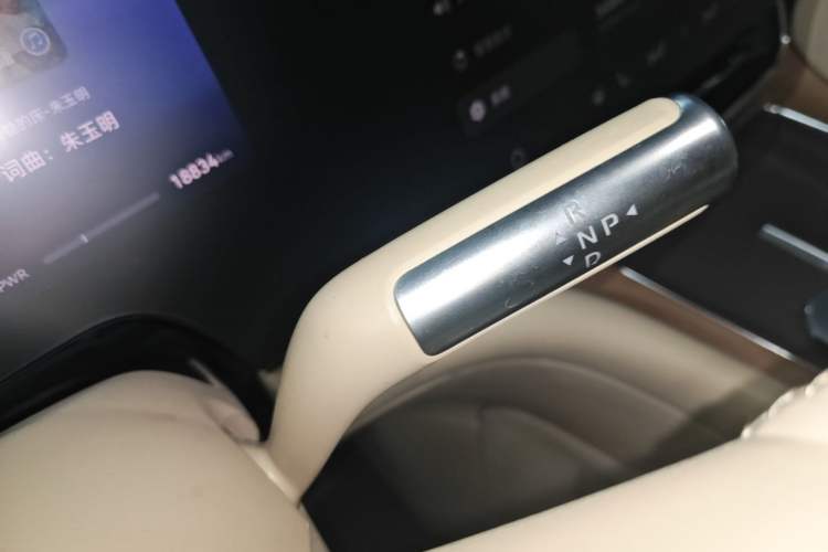 Used Hima AITO M9 2024 Range-Extended Ultra Version 52 kWh 6-Seater Model Gear Lever