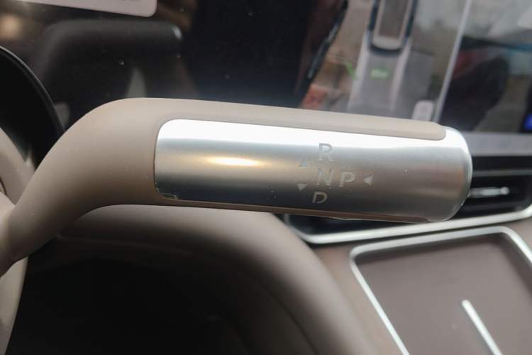 Used Hima AITO M9 2024 Range-Extended Ultra Version 52 kWh 5-Seater Model Gear Lever